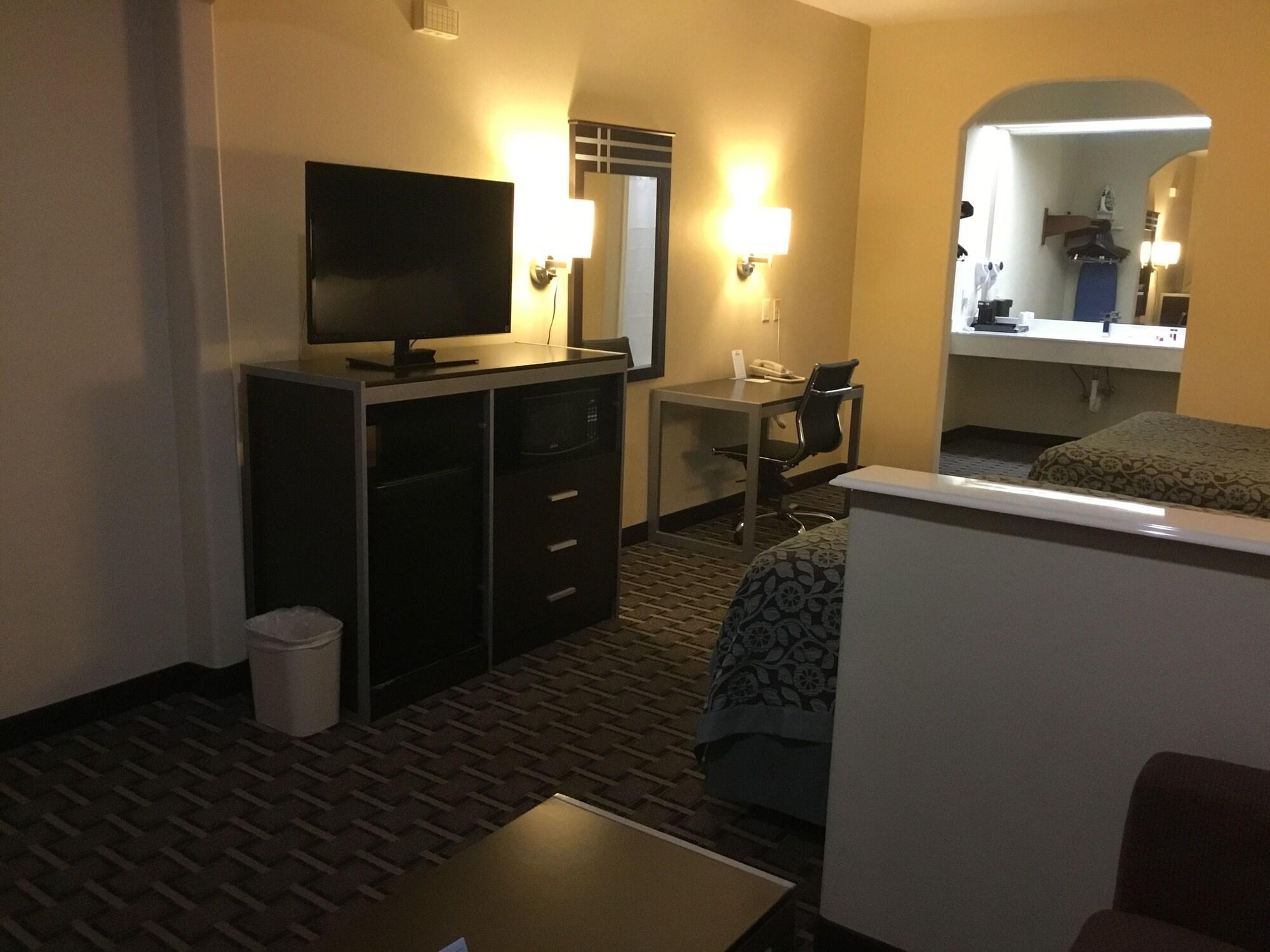 Days Inn & Suites By Wyndham Houston North - Spring Buitenkant foto