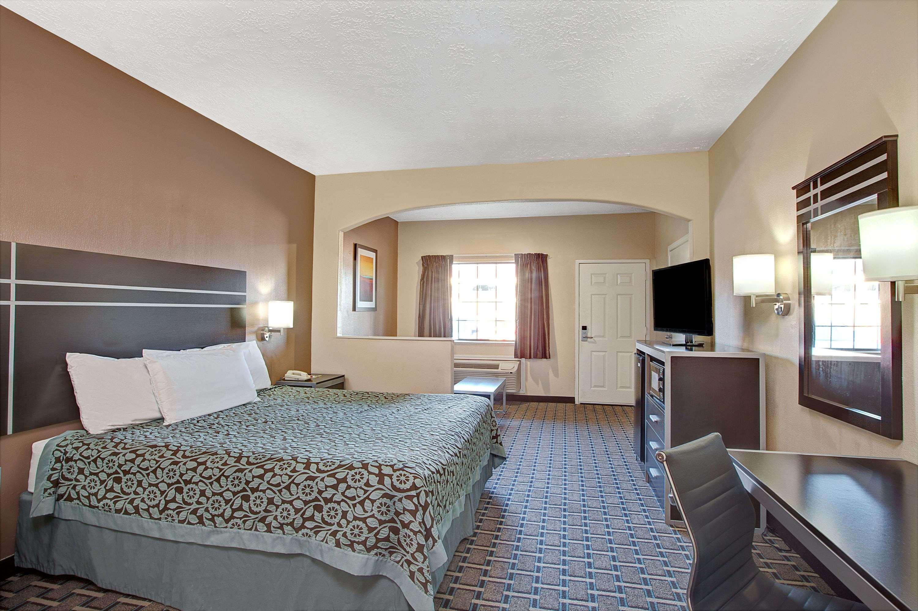 Days Inn & Suites By Wyndham Houston North - Spring Buitenkant foto